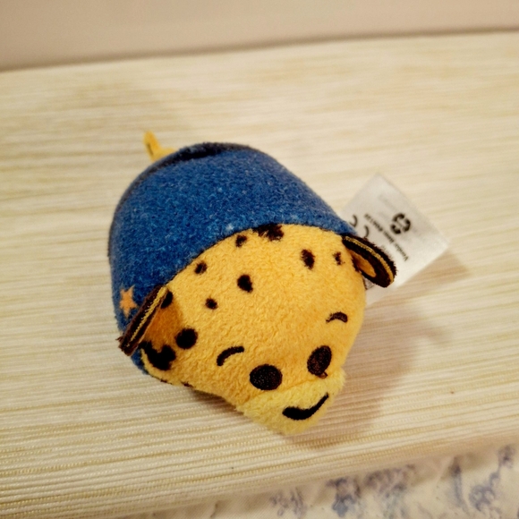 Disney Tsum Tsum Zootopia Officer Clawhauser mini stackable plush - Picture 2 of 8